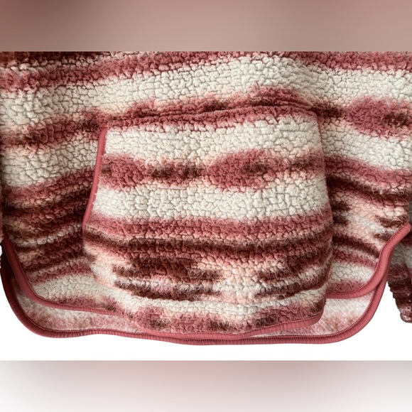 Old Navy Sherpa Hoodie Girls Burgundy/White, Size 10-12 (L) - Picture 5 of 7